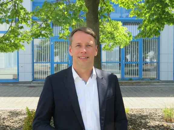 Portrait vom Stadtwerke Schwerin Geschäftsführer Hanno Nispel