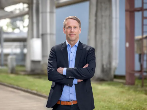 Portrait vom Stadtwerke Geschäftsführer Hanno Nispel