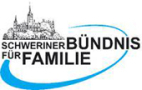 Logo des Schweriner Bündnis für Familie - schwarzer Schriftzug mit Stadtgrafik und blauer Umrandung.