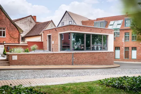 Blick auf den Glasfaser-Infopoint in Schwerin.