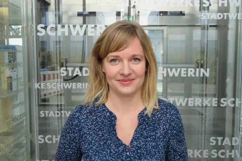 Stadtwerkemitarbeiterin Lisa Goerlitz