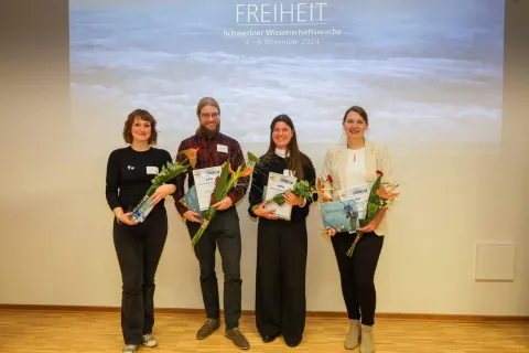 Gruppenbild mit den Preisträgern des Innovationspreises.