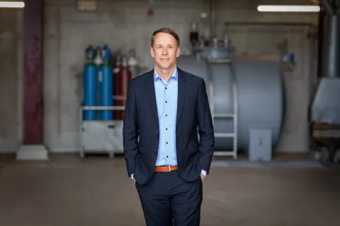 SWS Geschäftsführer Hanno Nispel im Heizkraftwerk