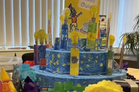 Selbstgebastelte Geburtstagstorte 