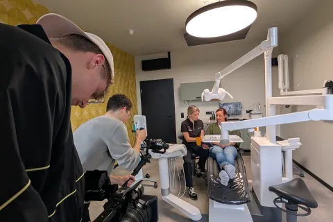 Kamerateam im Behandlungsraum