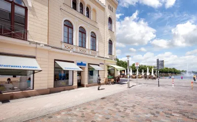 Blick auf das Kundencenter der Stadtwerke Schwerin in der Mecklenburgstraße.