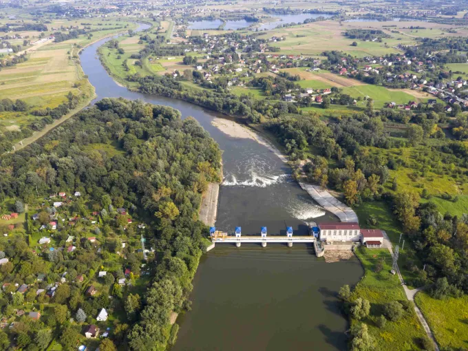 Laufkraftwerk erzeugt Strom