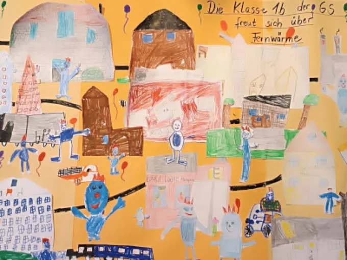 Bunte Kindercollage mit Zeichnungen von Häusern und Fernwärmeleitungen.
