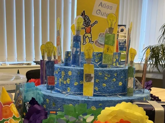 Selbstgebastelte Geburtstagstorte 