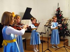 Mädchen spielen Violine, Copyright: SWS