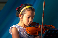 Kind spielt Geige, Copyright: Ataraxia